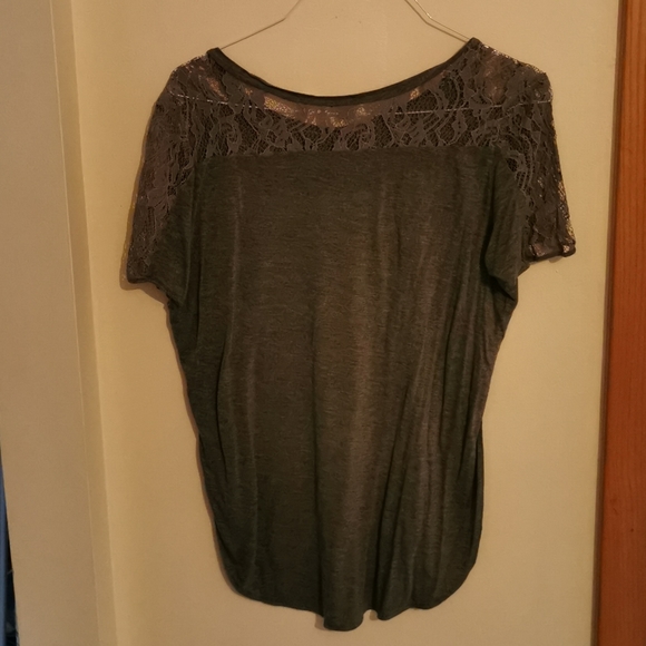 T-shirt - Picture 2 of 5